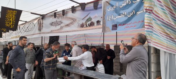 پذیرایی از زائران اربعین حسینی در مواکب پل سیمره ورودی شهرستان هلیلان 