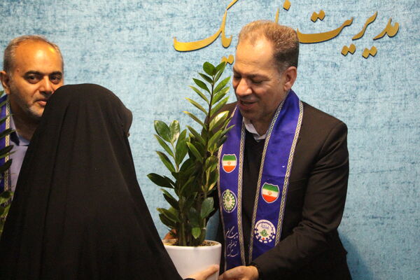 نشست ریاست سازمان دانش‌آموزی با مدیر آموزش و پرورش ناحیه یک یزد