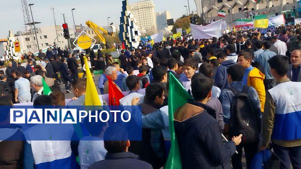 راهپیمایی 13آبان در میدان بسیج مشهد
