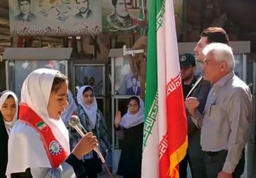 گلباران قبور مطهر شهدا توسط دانش آموزان پیشتاز شهر محلات 