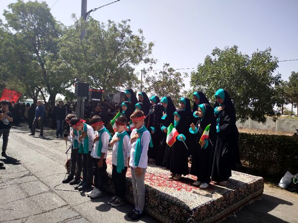 حضور مردم نیشابور در راهپیمایی جاماندگان اربعین حسینی