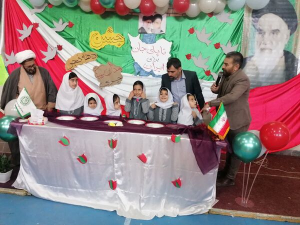 ویژه برنامه‌های دهه فجر و همایش یاوران انقلاب در مدارس روستای چری