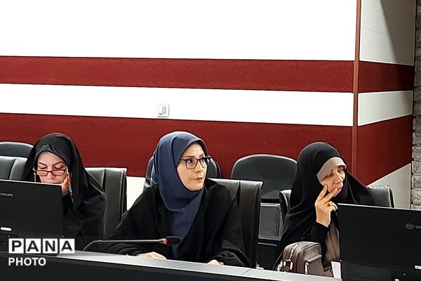 جلسه هم‌اندیشی و تبیین برنامه‌های معاونت پرورشی و تربیت بدنی با مدیران مدارس متوسطه اول کهریزک 
