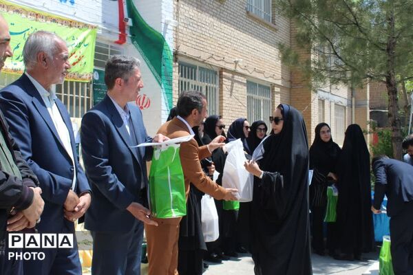 زنگ سپاس معلم در فاروج به صدا در آمد 