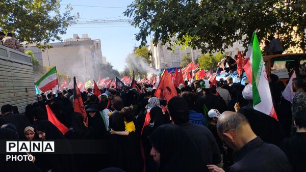 تشییع پیکر مطهر رهبر شهید و خانواده ایشان در مشهد