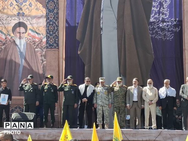 رزمایش ۳۱۳ هزار نفری «جان‌فدایان ایران» در تهران