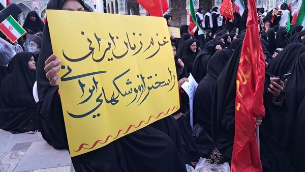 گردهمایی باشکوه بانوان مشهدی در اجتماع "یک ایران یک زینب" در حرم مطهر رضوی