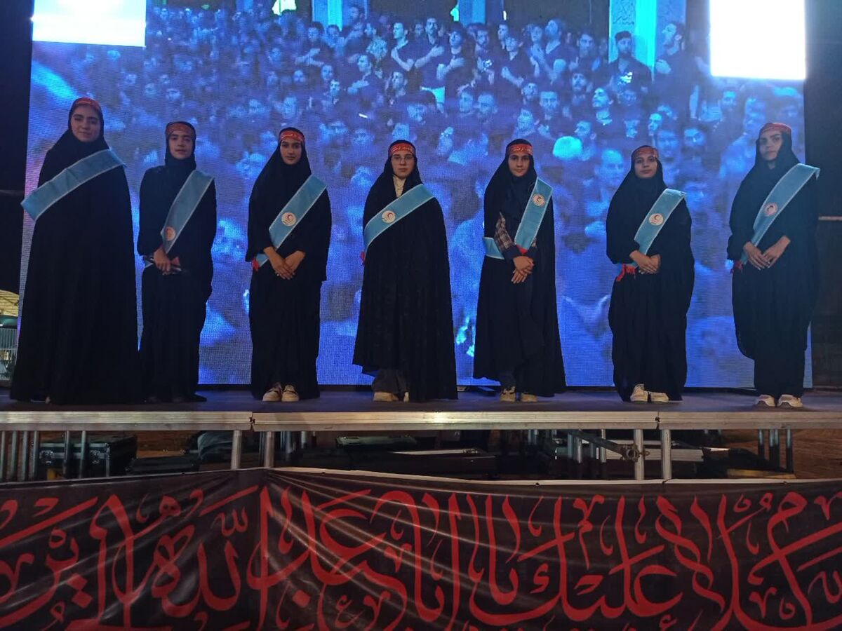 درخشش گروه سرود زیتون هلال در مسیر پیاده‌روی اربعین 