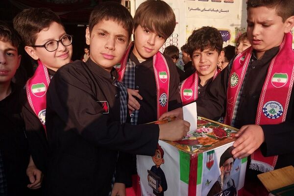 جوانه های دموکراسی در قدس؛شور وهیجان دانش آموزان قدس در انتخابات شورای دانش آموزی