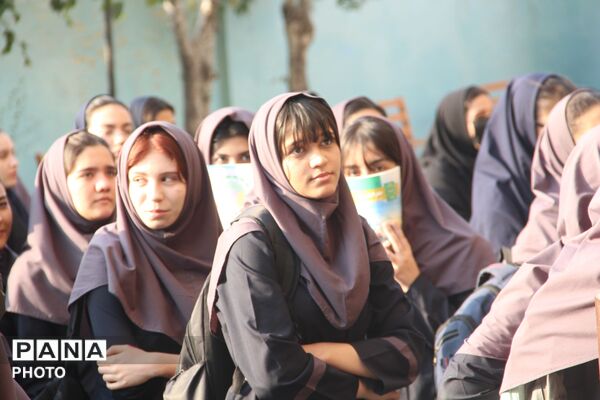 حضور خادمان‌ امام رضا (ع) در هنرستان شهدای سایپا اسلامشهر