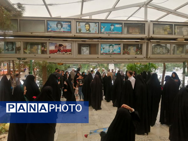 تجلیل از دانش‌آموزان برگزیده پویش «شهید من» در قم