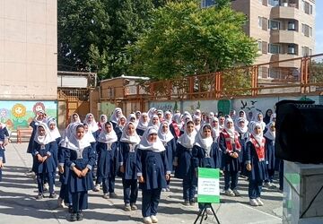 بازدید مدرس تشکلات دانش آموزی از عملکرد پیشتازان کرمانشاه