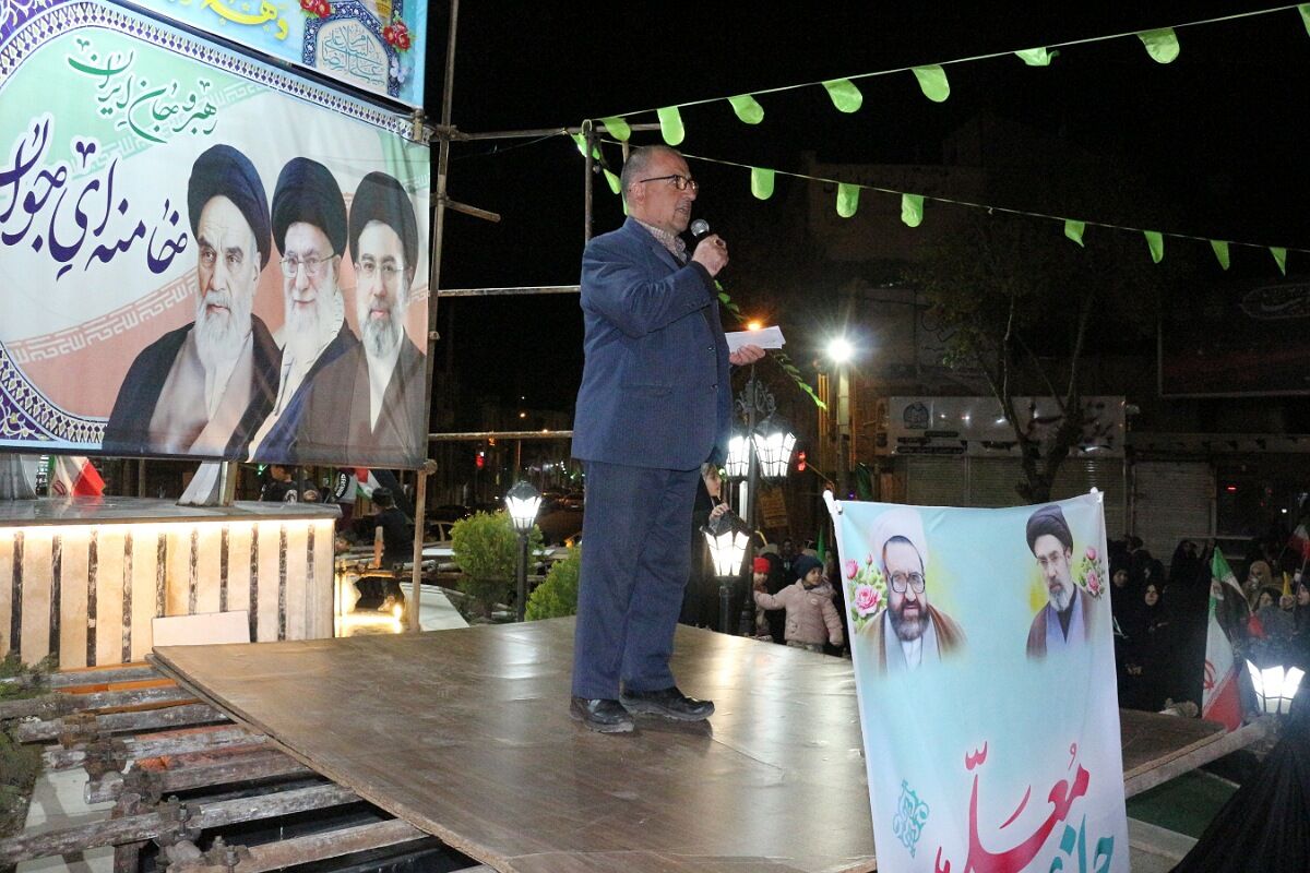 گردهمایی معلمان انقلابی شهرستان فیروزکوه 