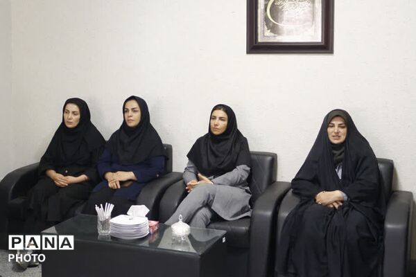 تقدیر فرماندار فیروزکوه از کارکنان تأمین اجتماعی و بهزیستی به مناسبت هفته تأمین اجتماعی