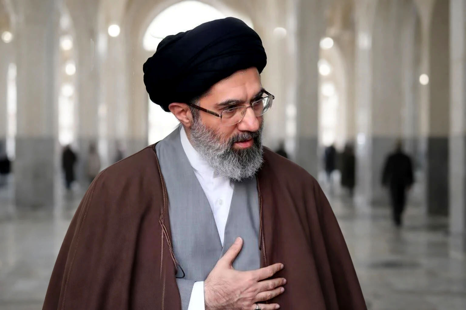 تأکید آیت‌الله نوری همدانی بر حمایت همه جانبه از مقام معظم رهبری 