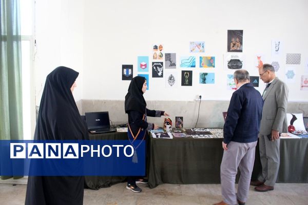 نمایشگاه هنرجویان هنرستان حافظ به‌مناسبت ایام دهه فجر