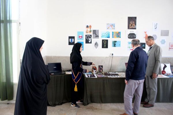 نمایشگاه هنرجویان هنرستان حافظ به‌مناسبت ایام دهه فجر