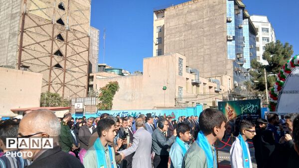 نواختن زنگ انقلاب و آغاز سال تحصیلی جدید 
