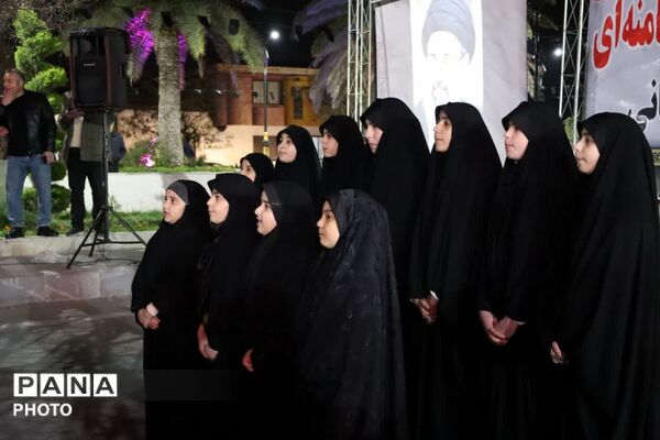 تجمع مردم انقلابی بندرترکمن در میدان مختومقلی
