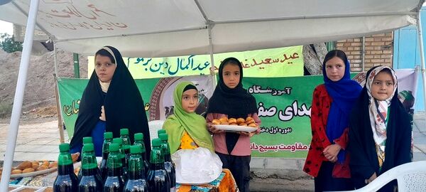 جشن یک کیلومتری عید غدیر در شهرستان بام و صفی آباد 