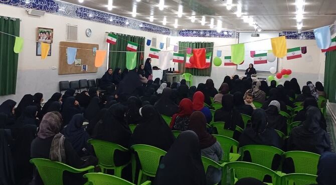 جلسه معارفه و توزیع کتب درسی هفتمی‌ها در دبیرستان عترت