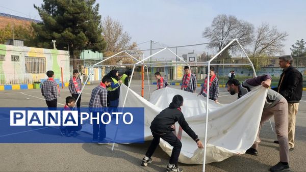 مانور زلزله در دبستان شهید رحیمی ناحیه۱