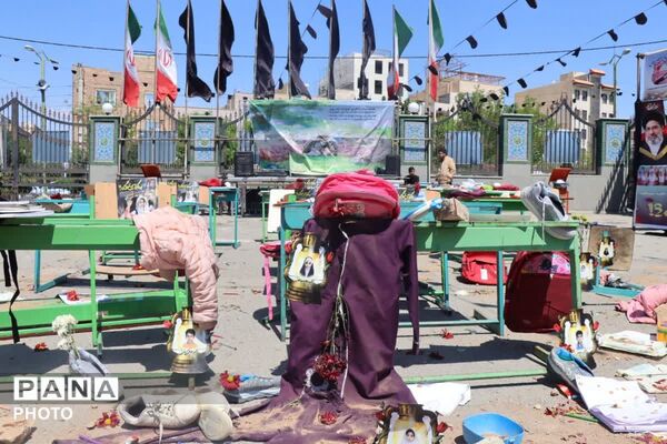 زنگ آخر است و کیف گشته غرق خون پاک 