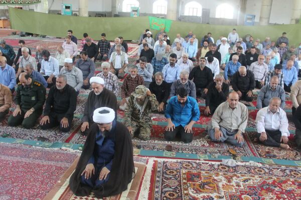 اقامه نماز جمعه‌ در گلوگاه 