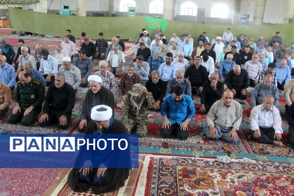 اقامه نماز جمعه‌ در گلوگاه 