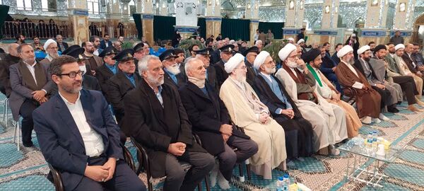 آیین غبارروبی ضریح مطهر حضرت علی‌بن‌امام‌محمدباقر(ع) 