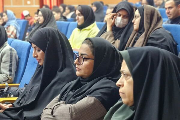 آیین تجلیل و اختتامیه طرح‌های آموزشی معاونت آموزش متوسطه و برگزیدگان رتبه‌های برتر آموزشی در قرچک