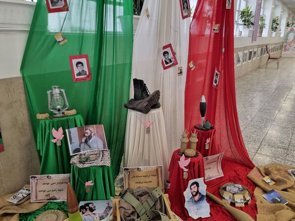 برگزاری جشن آغاز سال تحصیلی و مهر محمدی در دبیرستان شهیده معصومه قزوینی 