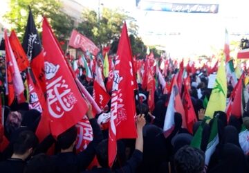 تشییع تاریخی پیکر مطهر رهبر شهید در مشهد مقدس 