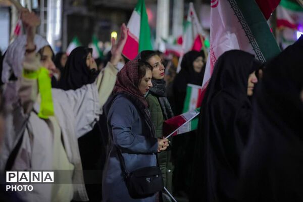  بیعت با رهبر انقلاب اسلامی در ساوجبلاغ 