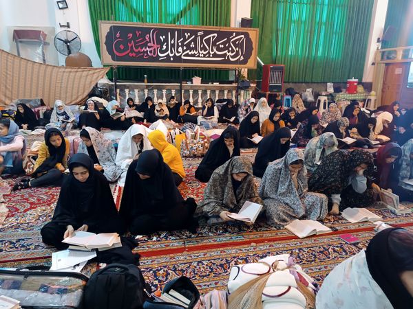اعتکاف دانش‌آموزی در گناباد