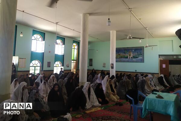 حضور بانوان لپویی در عزاداری و نماز ظهر عاشورا