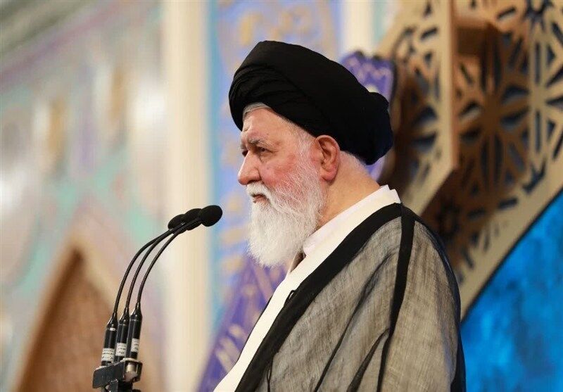 مقاومت ملت ایران ادامه عاشورا و ضامن اقتدار انقلاب اسلامی است