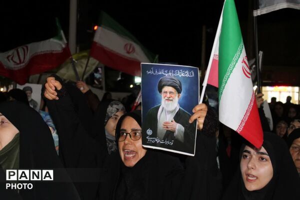 مراسم سازمان دانش‌آموزی فاروج به یاد دانش‌آموزان شهید میناب