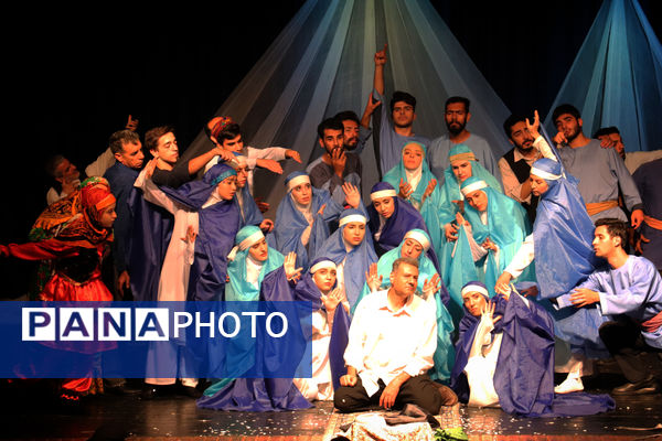 نمایش (حیدربابا یه سلام) در تبریز