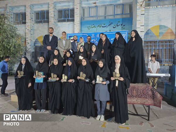 آیین تجلیل از دانش آموزان برتر مسابقات فرهنگی هنری ناحیه ۲ یزد