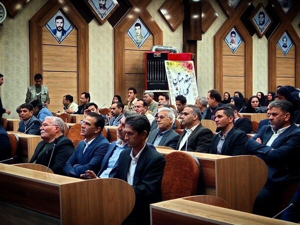 نایب رئیس مجلس شورای اسلامی پای درد دل فعالان اقتصادی نشست