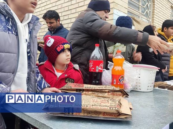 برپایی بازارچه دانش‌آموزی به‌مناسبت عید مبعث 