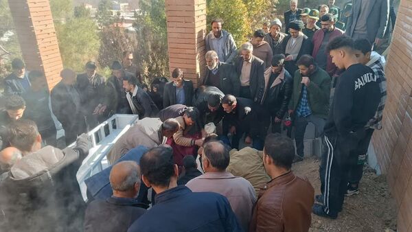تشییع مادر شهید روستای یاسه چای با حضور گسترده مردم