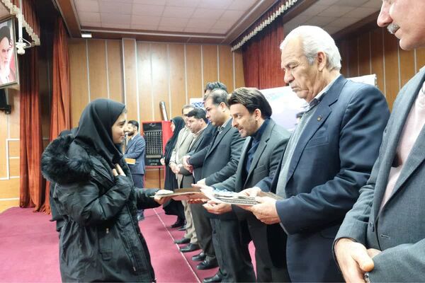 آیین تجلیل و اختتامیه طرح‌های آموزشی معاونت آموزش متوسطه و برگزیدگان رتبه‌های برتر آموزشی در قرچک