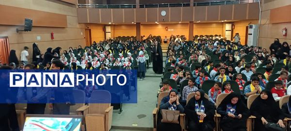 تجلیل از مقام آوران المپیاد رویش ناحیه یک