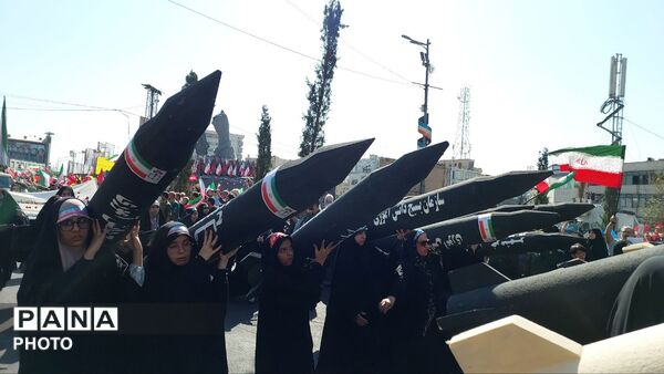 تهران در میان غرش ۳۱۳ هزار جان فدای بسیج سپاه محمد رسول‌الله