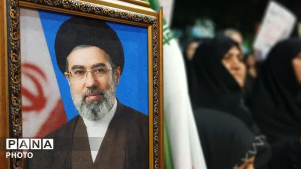 قلب‌های مردم به عشق وطن در  کوهدشت برای ایران، در هفتاد و هشتمین قرار شبانه
