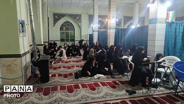 مردم دزک در شب قدر در مسجد امام حسین (ع) به نیایش و عبادت پرداختند