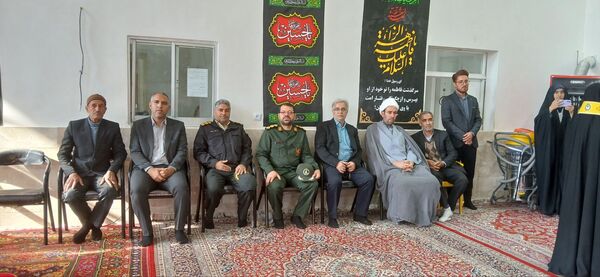 برگزاری محفل انس با قرآن کریم با حضور دانش آموزان دختر شهرستان رشتخوار