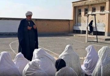 مراسم معنوی نماز باران امروز در مدرسه‌های مهدیه و کوثر رباط‌جز خوشاب